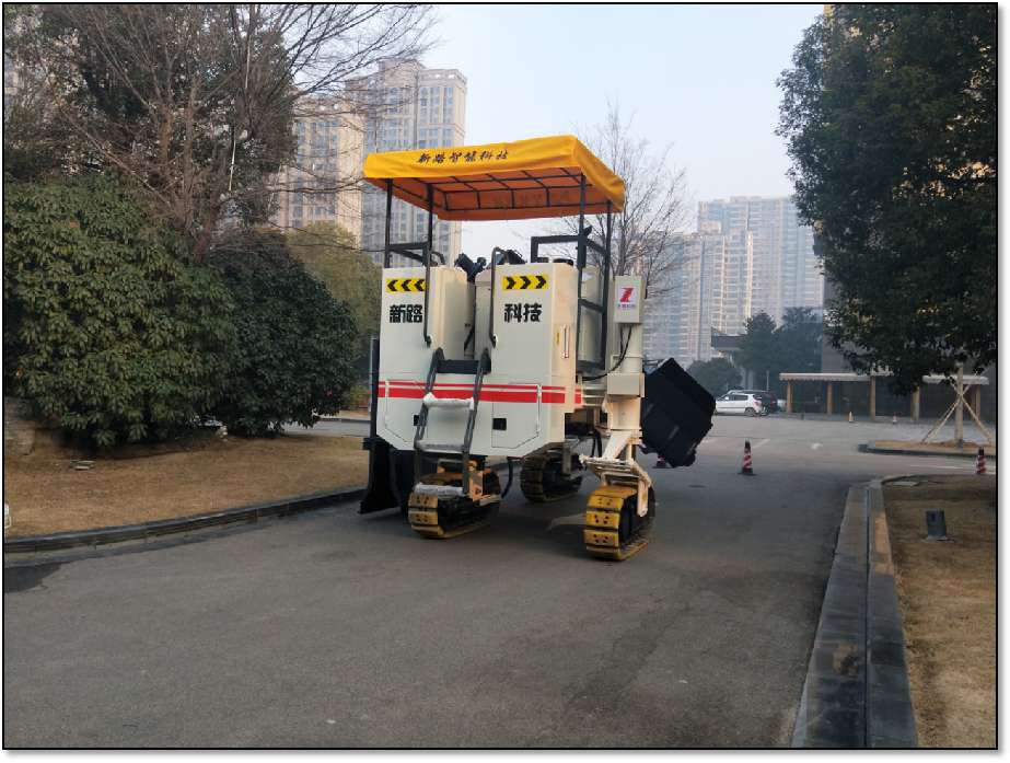 要正確使用操作混凝土路緣石滑模攤鋪機(jī)，定期對路緣石滑模機(jī)進(jìn)行保養(yǎng)和維護(hù)